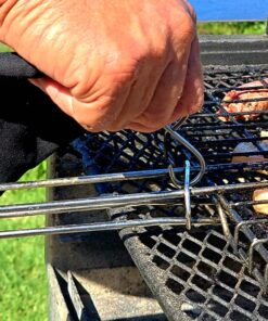 The braai grid handle sleeve hook - very close up. The hook pulls the hot ring off the handle
