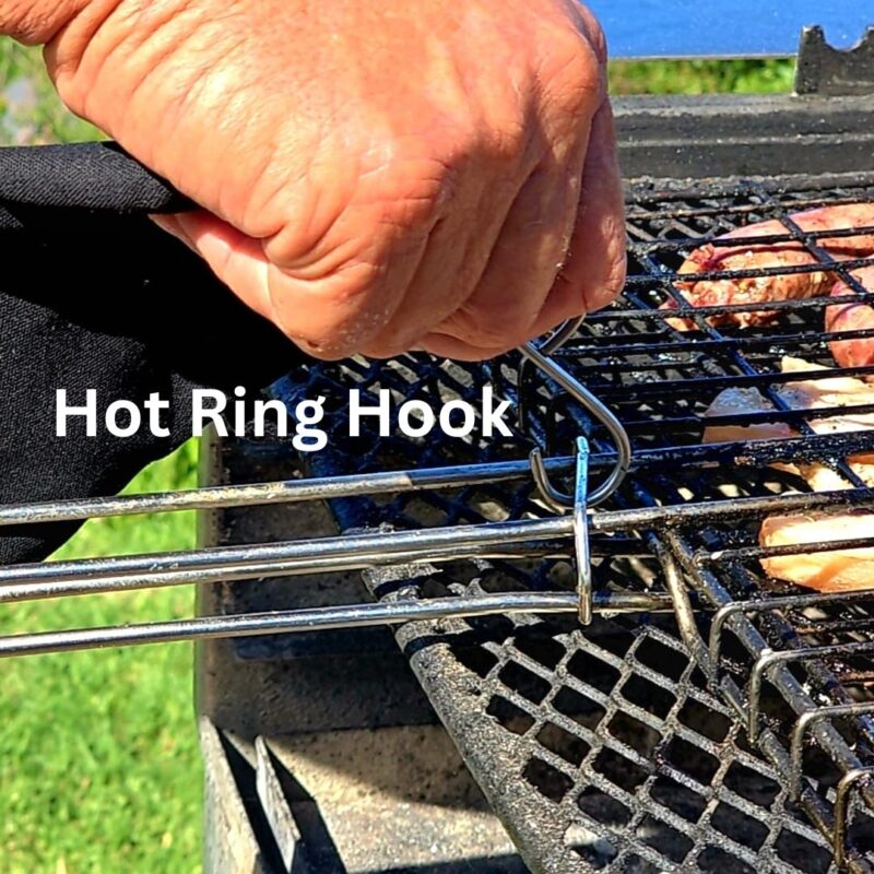 The braai grid handle sleeve hook - close up. The hook pulls the hot ring off the handle